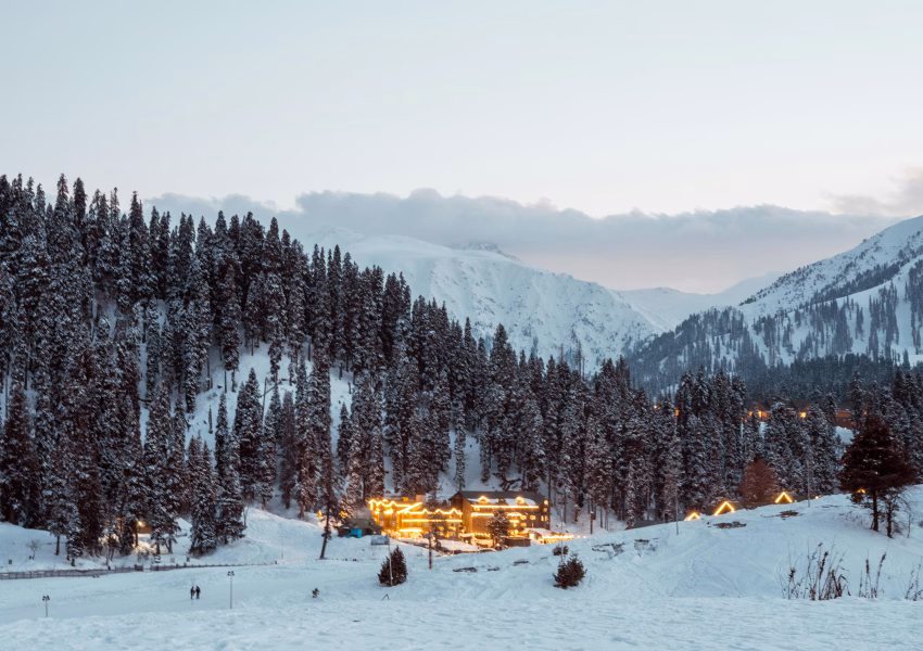 skiing in pakistan