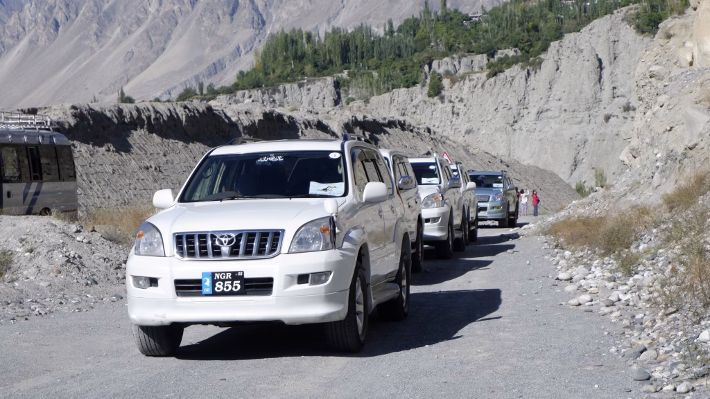 Can foreigners go to Hunza?