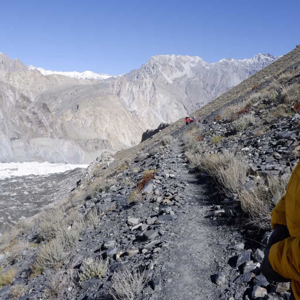 Can foreigners go to Hunza?